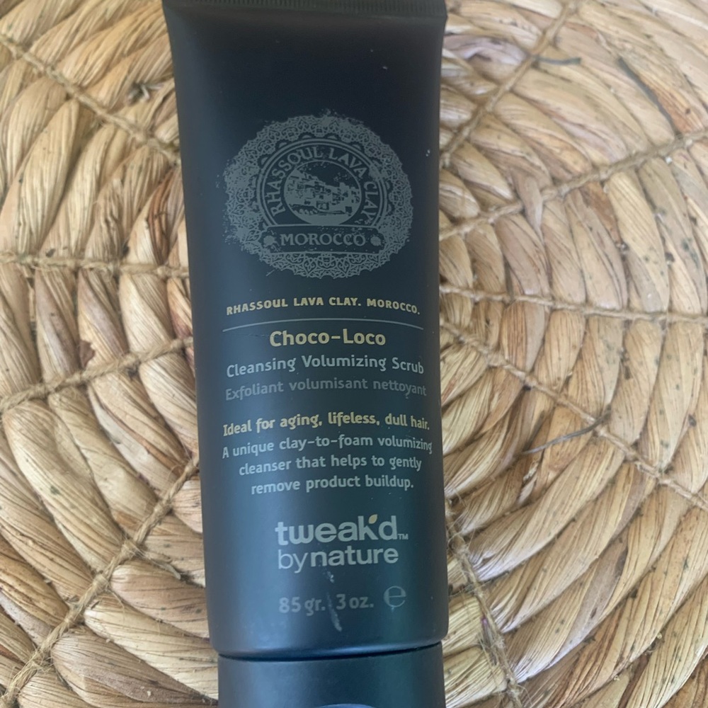 Tweak’d By Nature Cleansing Volumizing Scrub